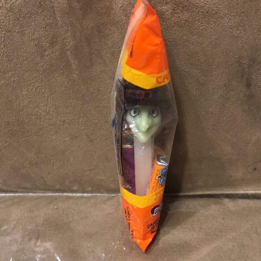 PEZ 🥳HP🥳 Vintage Halloween Witch Candy & Dispenser 🧙‍♀️ - Picture 5 of 7